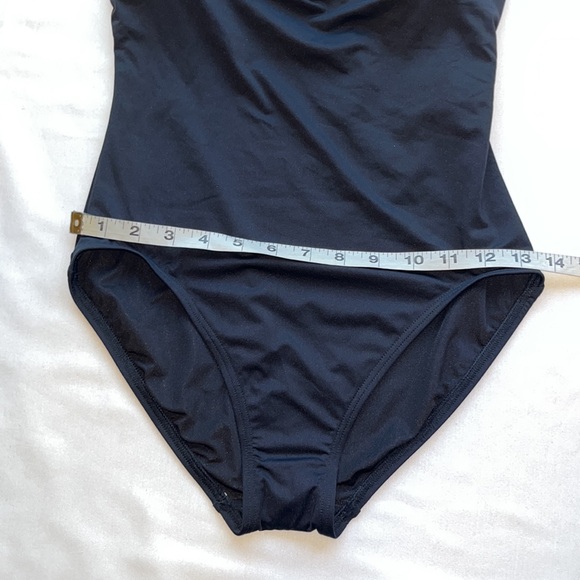 Vince Camuto Logo Ring Cutout
Halter One-Piece Sz 8 - Picture 5 of 9